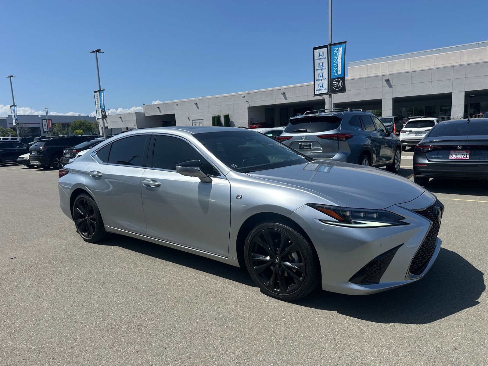Used 2024 Lexus ES 300h F Sport w/ Accessory Package (Z2) FWD image 2