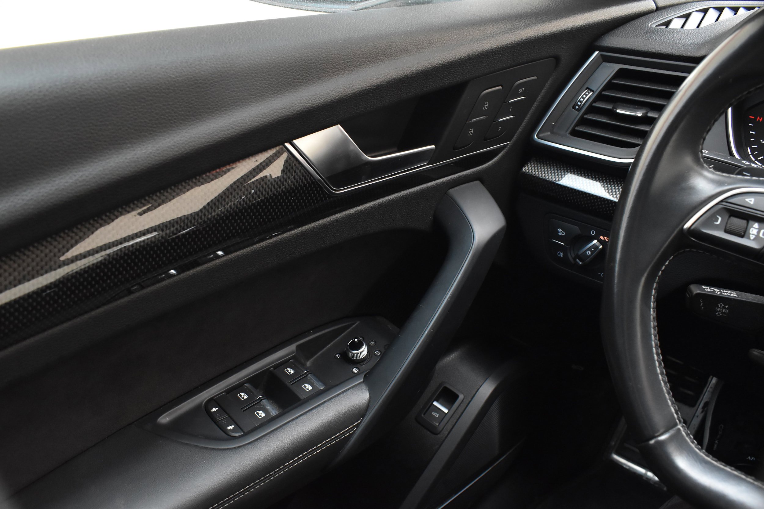 Used 2020 Audi SQ5 Premium Plus w/ Premium Plus Package image 31