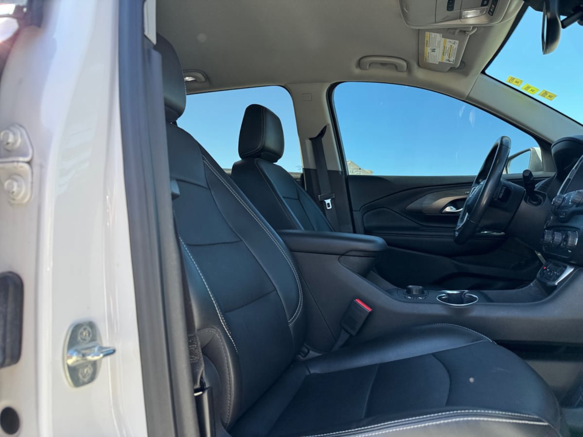 Used 2022 GMC Terrain SLT image 19