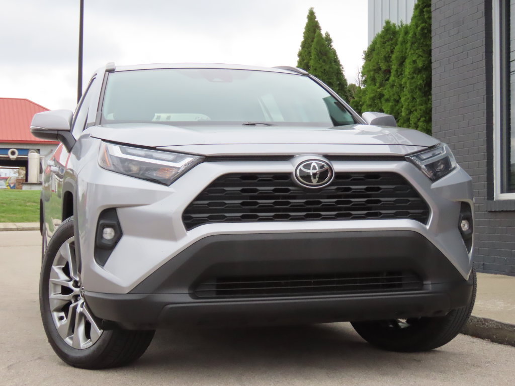 Used 2024 Toyota RAV4 XLE Premium AWD/4WD image 2