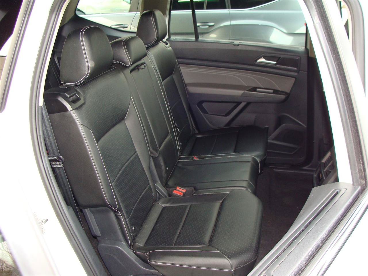 Used 2022 Volkswagen Atlas SE w/ Black Wheel Package FWD image 11