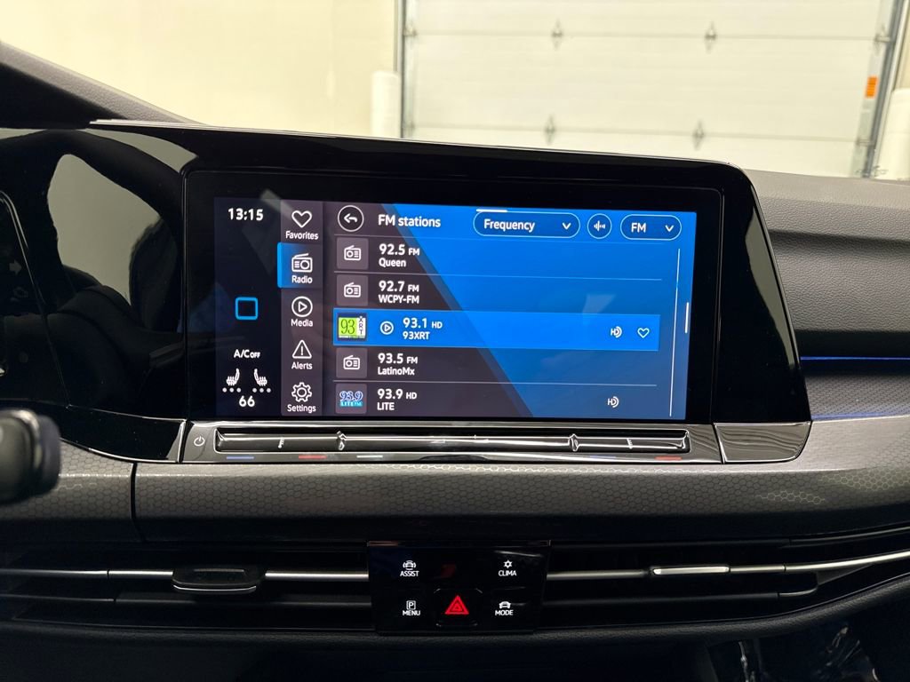 Used 2022 Volkswagen GTI SE image 17