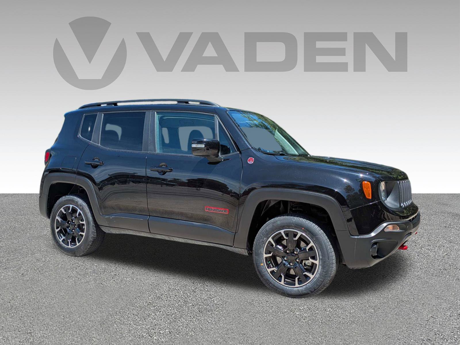 Used 2023 Jeep Renegade Trailhawk w/ Trailhawk Elite Group AWD/4WD video 2
