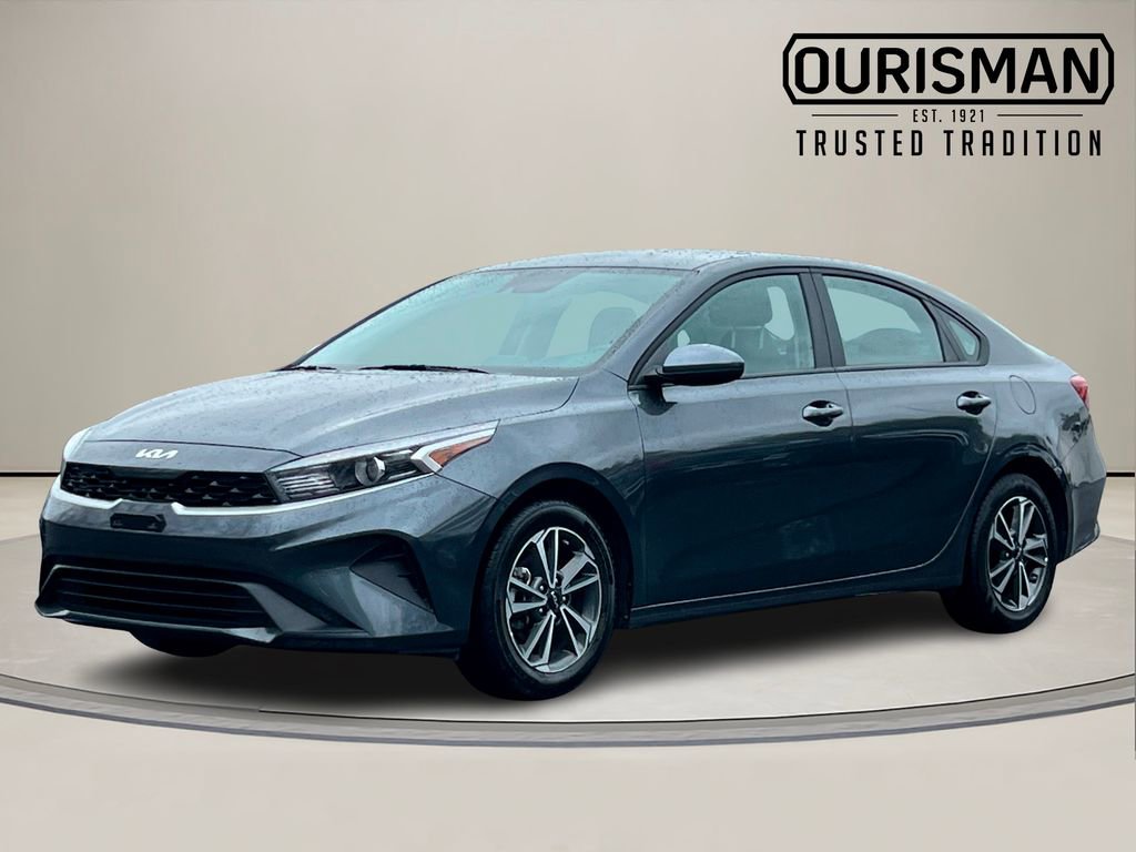 Used 2024 Kia Forte LXS image 2