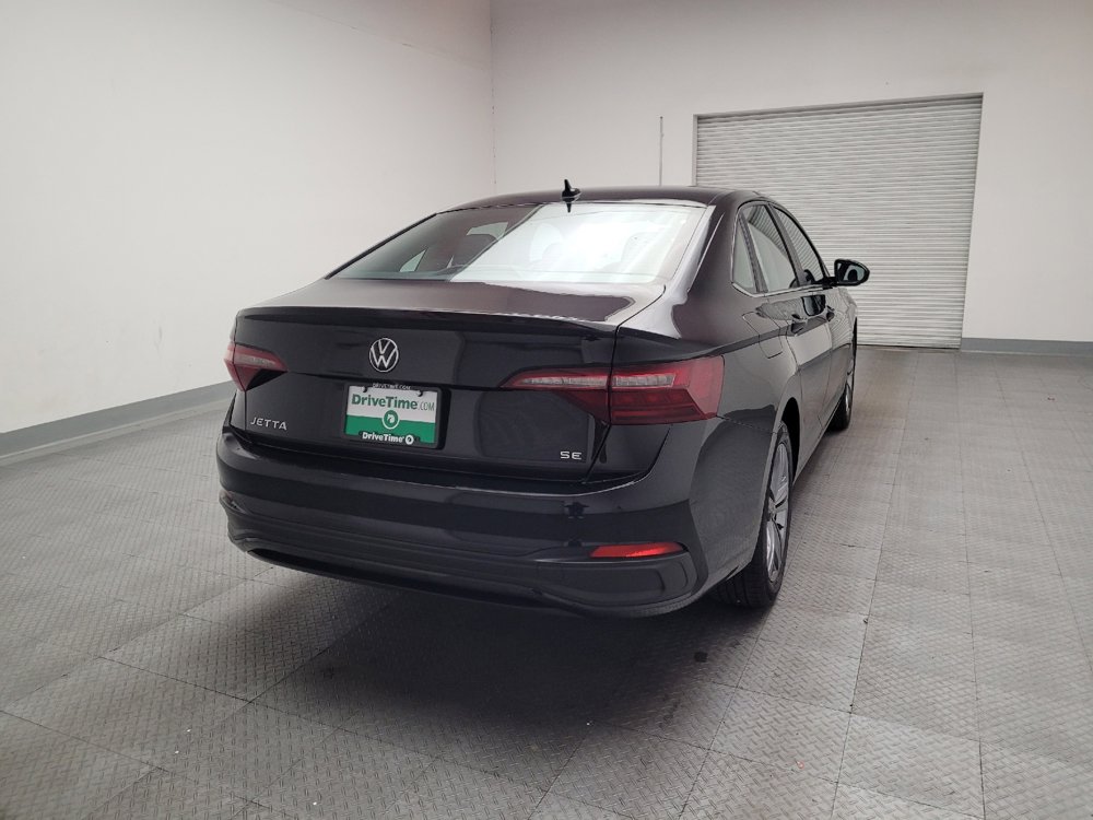 Used 2024 Volkswagen Jetta SE image 7