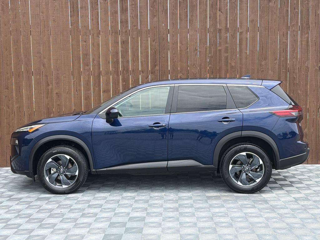 Used 2024 Nissan Rogue SV AWD/4WD image 13