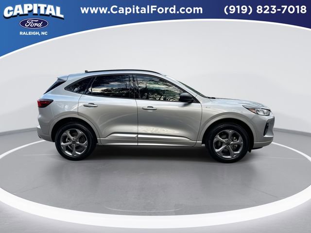 Certified 2024 Ford Escape ST-Line w/ Tech Pack #1 image 9