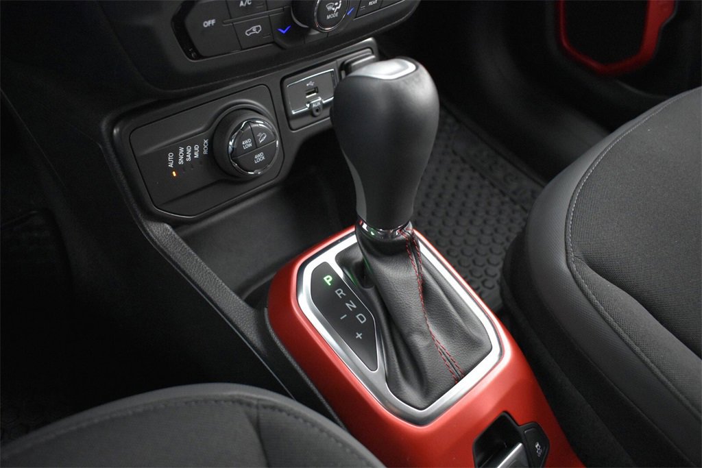 Used 2022 Jeep Renegade Trailhawk w/ Trailer Tow Group image 21