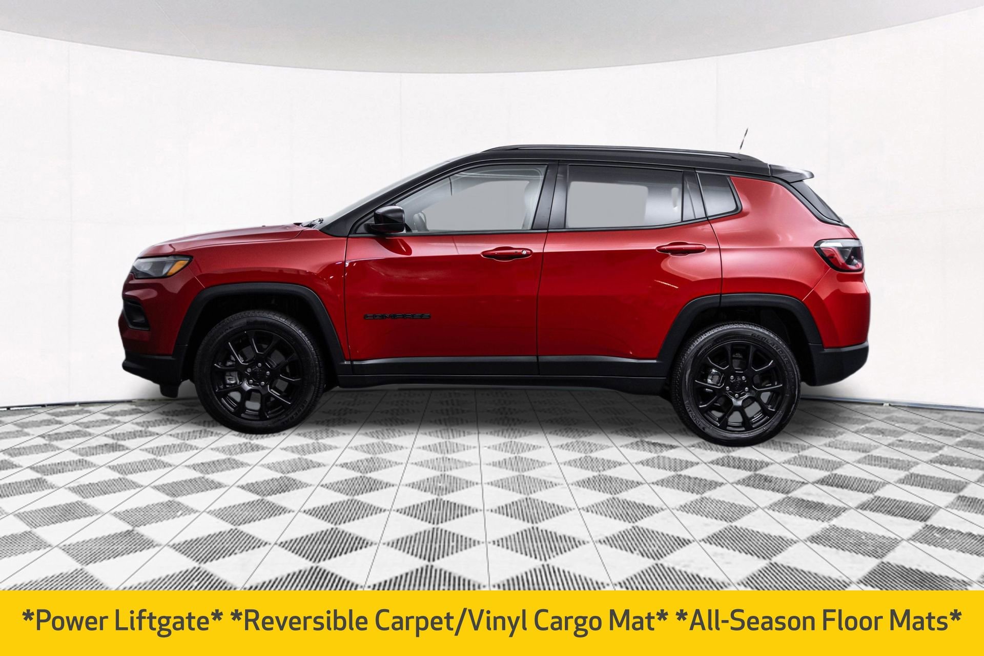 Used 2023 Jeep Compass Latitude w/ Sun and Sound Group AWD/4WD image 8