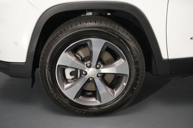 Used 2019 Jeep Cherokee Limited w/ Luxury Group AWD/4WD image 52