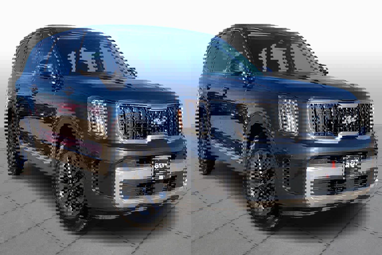 Used 2023 Kia Telluride LX image 3