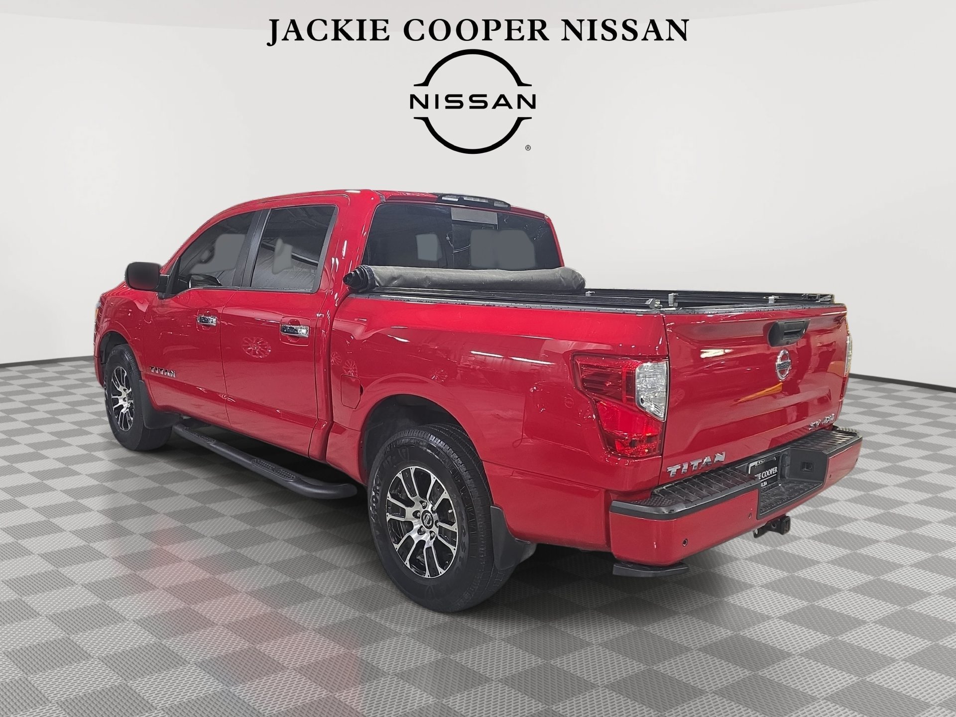 Used 2021 Nissan Titan SV w/ Accessory Utility Package AWD/4WD image 7