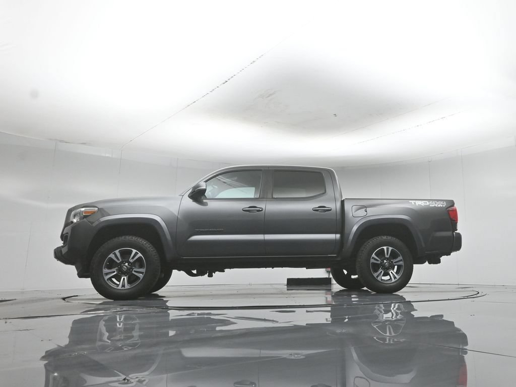 Used 2019 Toyota Tacoma TRD Sport AWD/4WD image 8