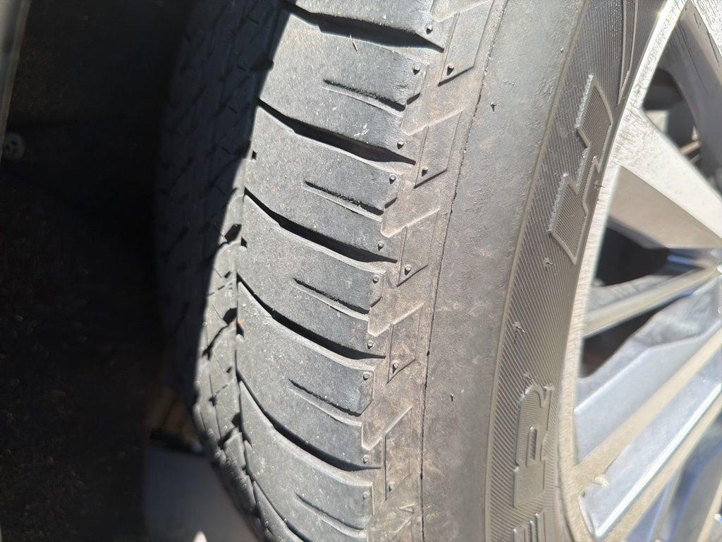 Used 2023 Nissan Armada SL w/ Captain's Chairs Package image 12