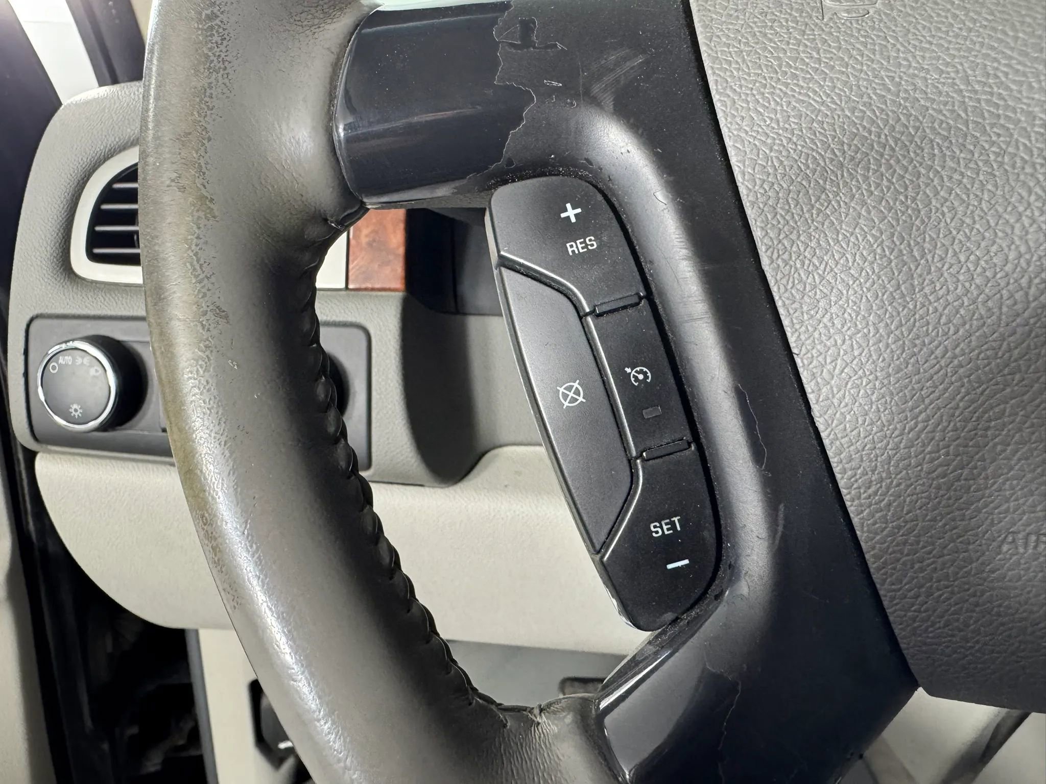 Used 2007 Chevrolet Suburban LTZ w/ LTZ Preferred Equipment Group AWD/4WD image 15