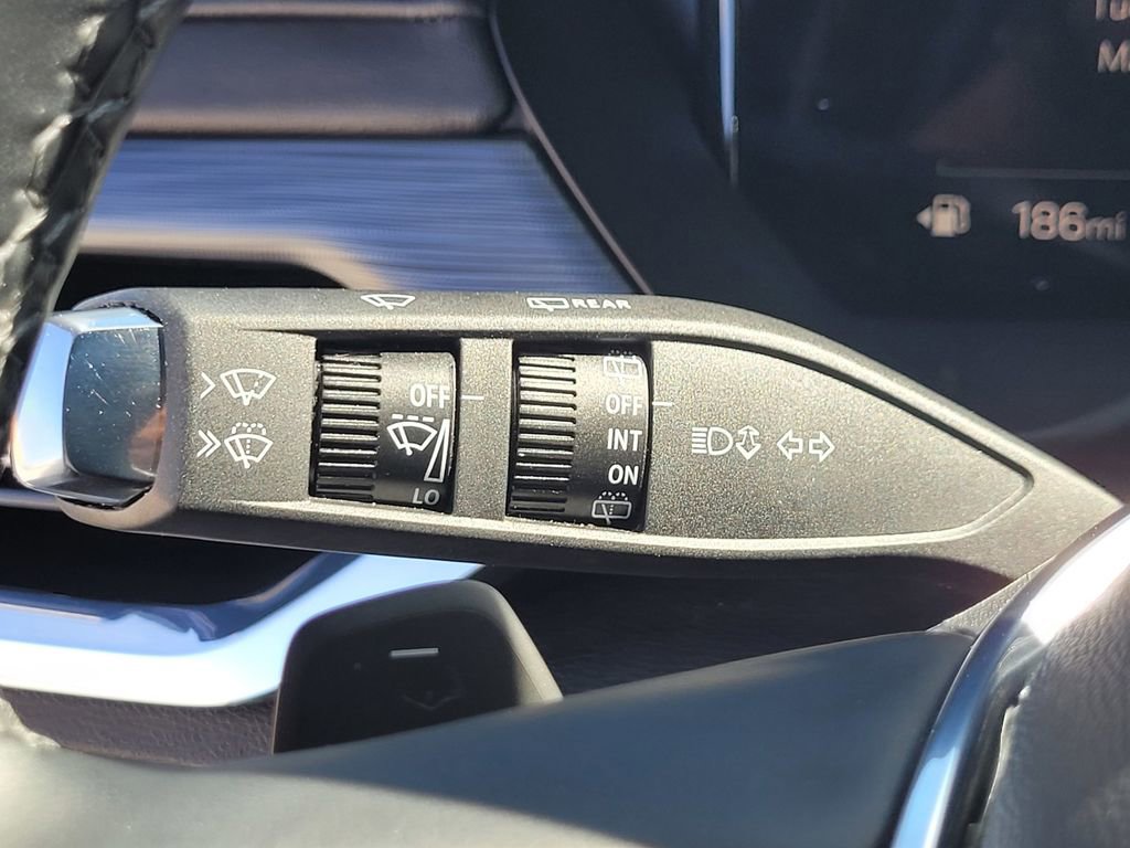 Used 2025 GMC Acadia Elevation image 25