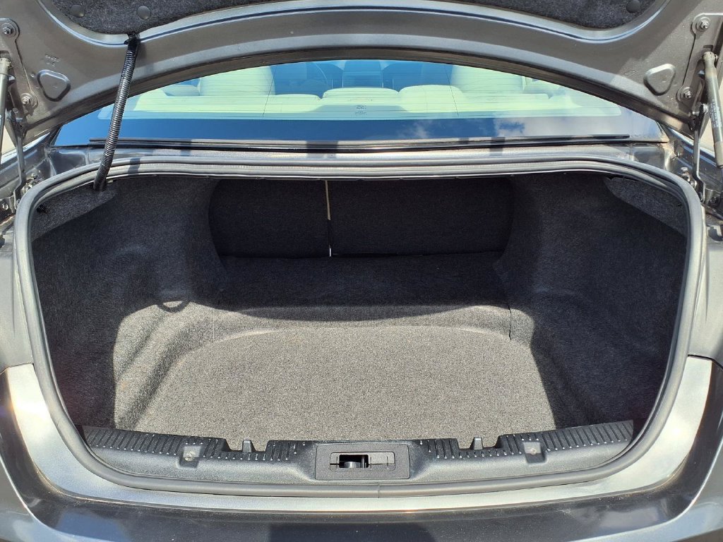 Used 2017 Ford Taurus SE FWD image 20