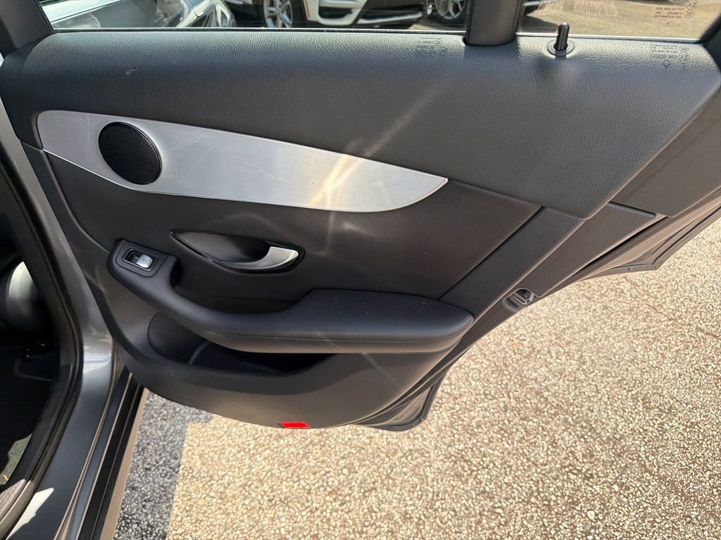 Used 2019 Mercedes-Benz GLC 300 image 16