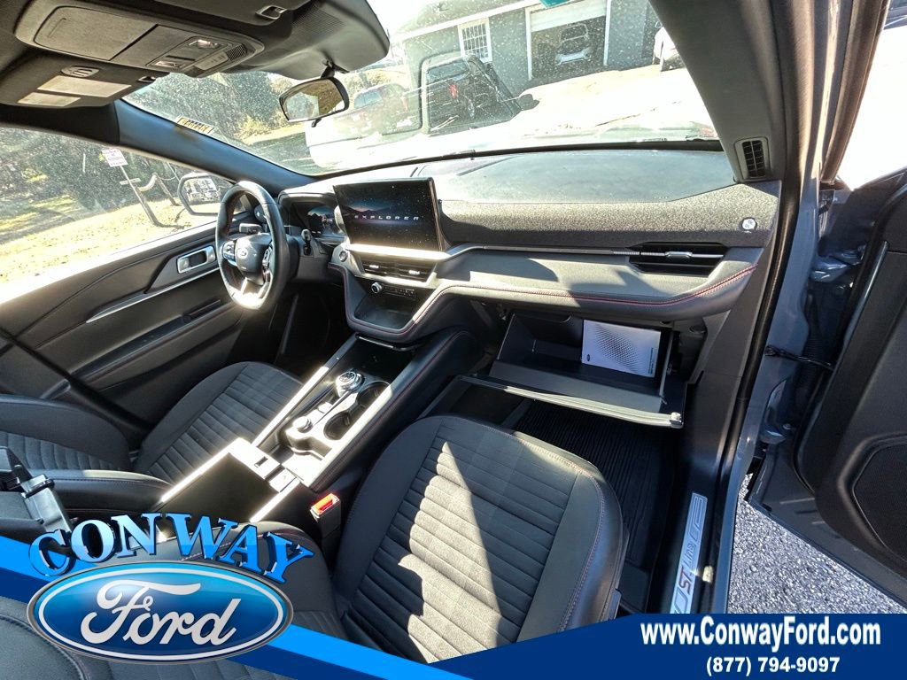 Used 2025 Ford Explorer ST-Line image 27