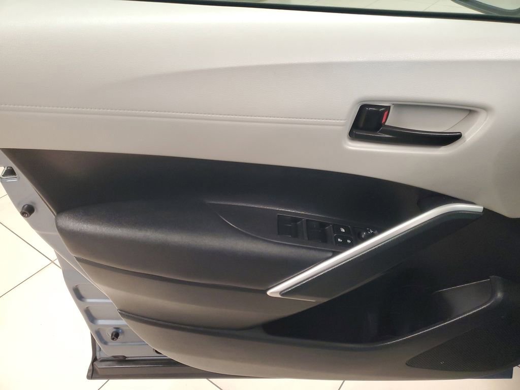 Used 2023 Toyota Corolla Cross L image 17