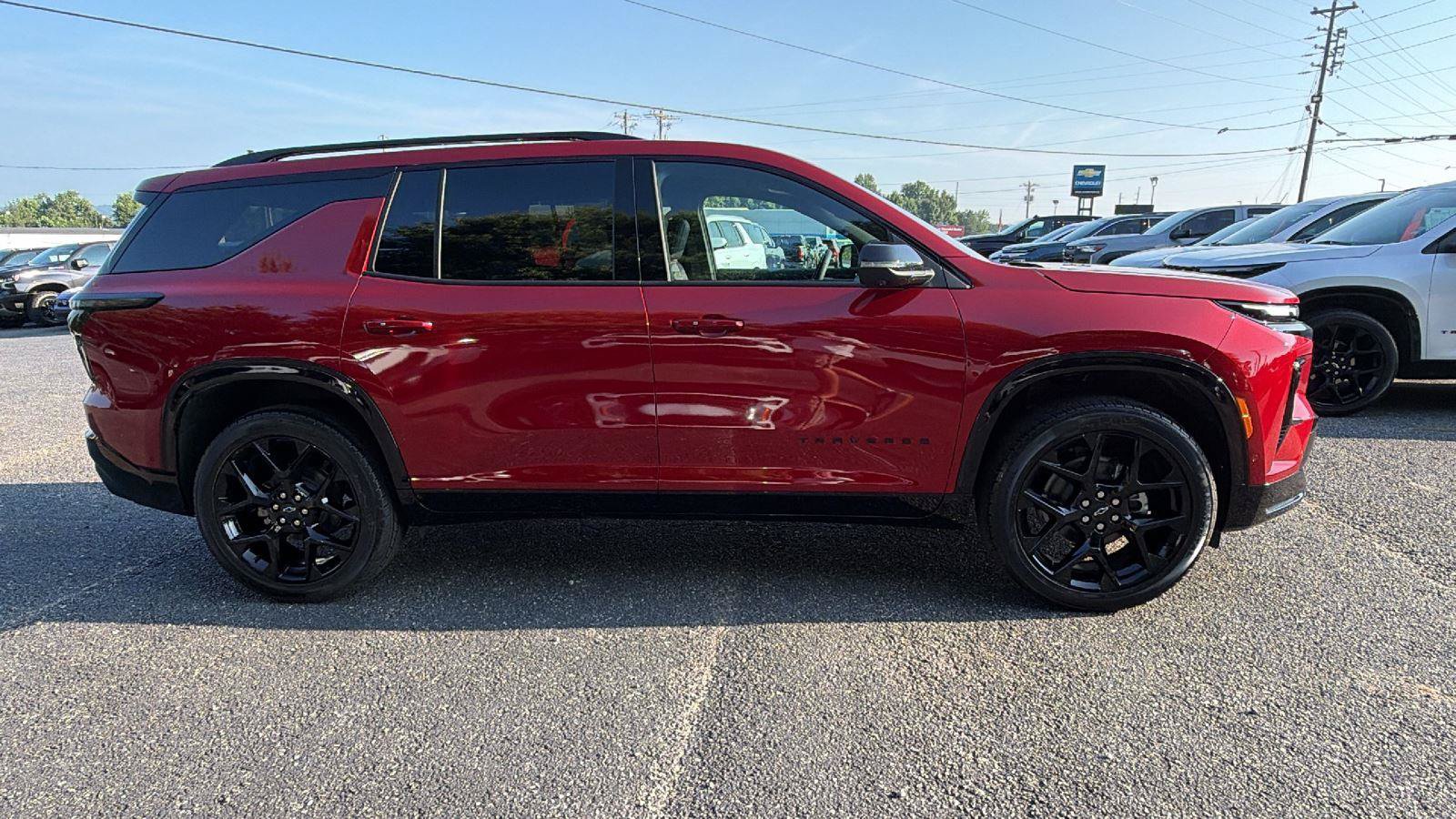 New 2026 Chevrolet Traverse RS w/ LPO, Floor Liner Package AWD/4WD image 8