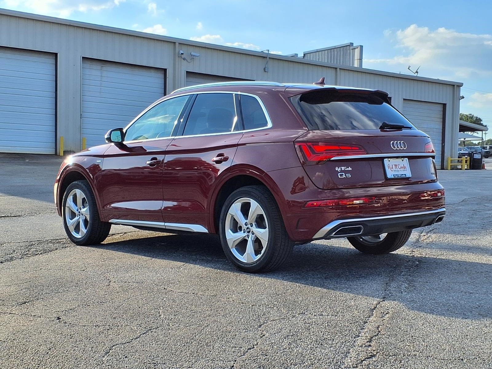 Used 2022 Audi Q5 2.0T Premium Plus w/ Premium Plus Package AWD/4WD image 7