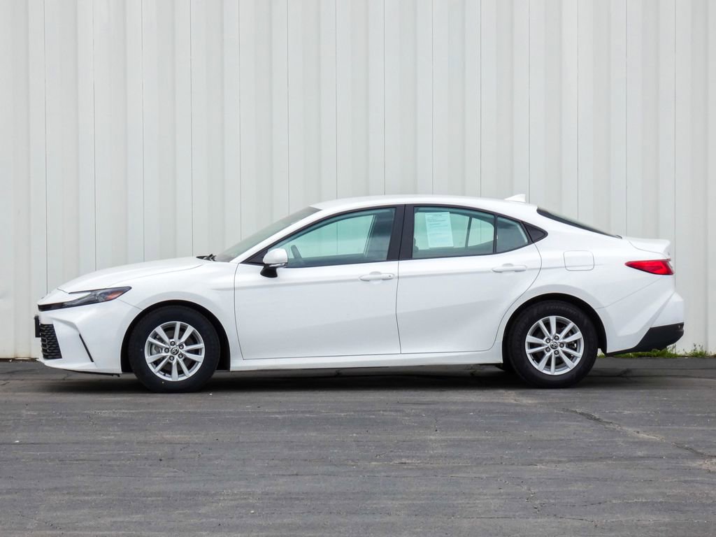 Used 2025 Toyota Camry LE FWD image 33