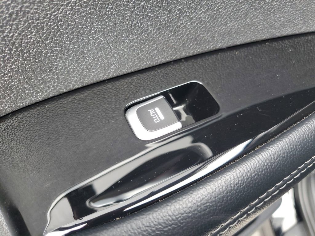 Used 2019 Kia Sorento SX image 18