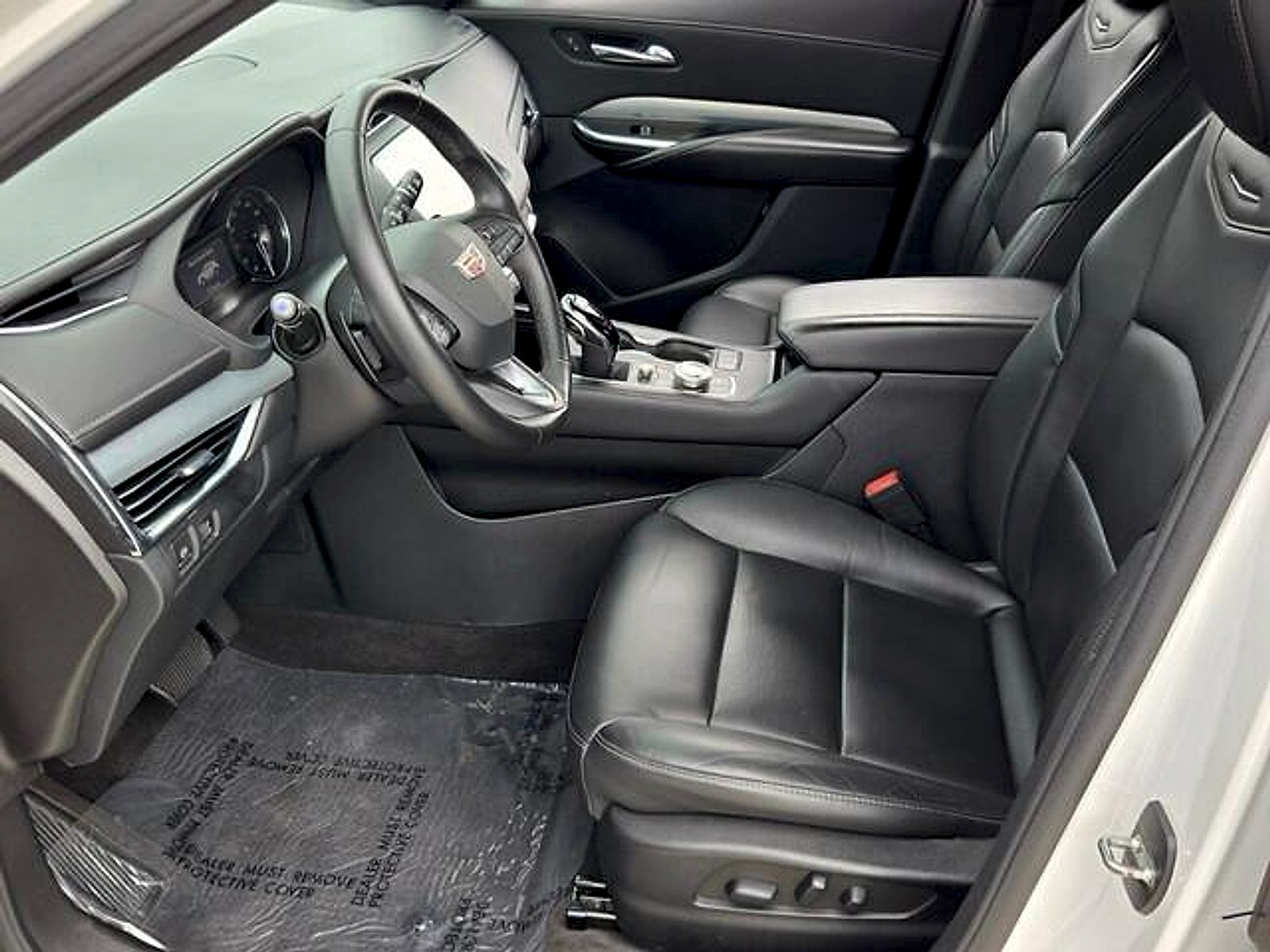 Used 2022 Cadillac XT4 Premium Luxury w/ Enhanced Visibility Package FWD image 10