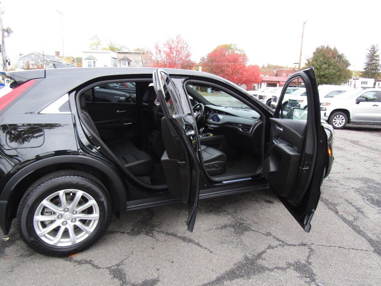 Used 2022 Cadillac XT4 Luxury image 28