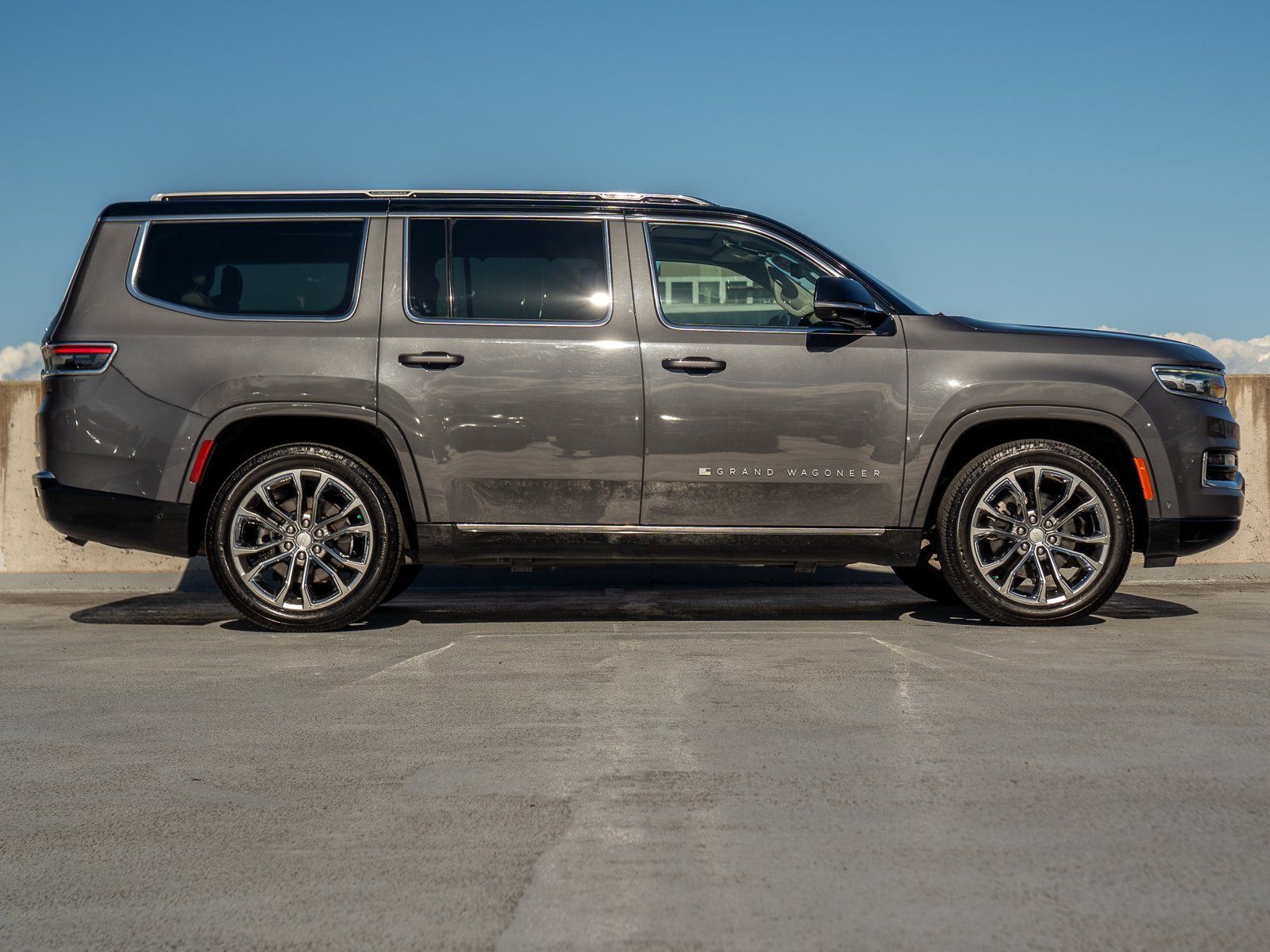 Used 2023 Jeep Grand Wagoneer Series II AWD/4WD image 6