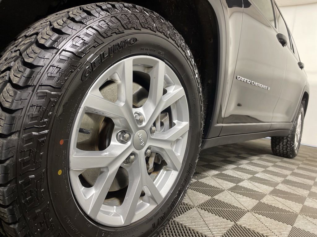 Used 2023 Jeep Grand Cherokee L Limited image 27