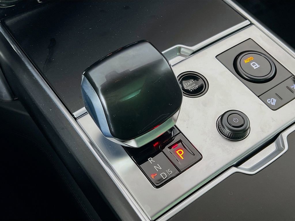 Used 2023 Land Rover Range Rover SV image 17