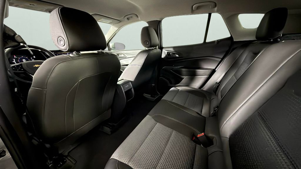 Certified 2024 Chevrolet Trax LT w/ LT Convenience Package image 26