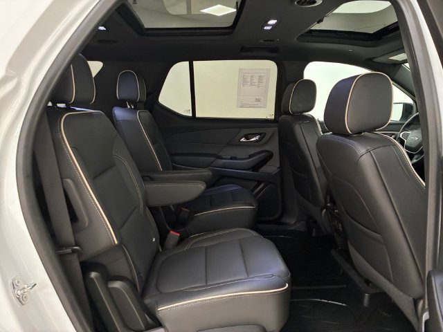 Used 2023 Chevrolet Traverse Premier w/ Redline Edition AWD/4WD image 16