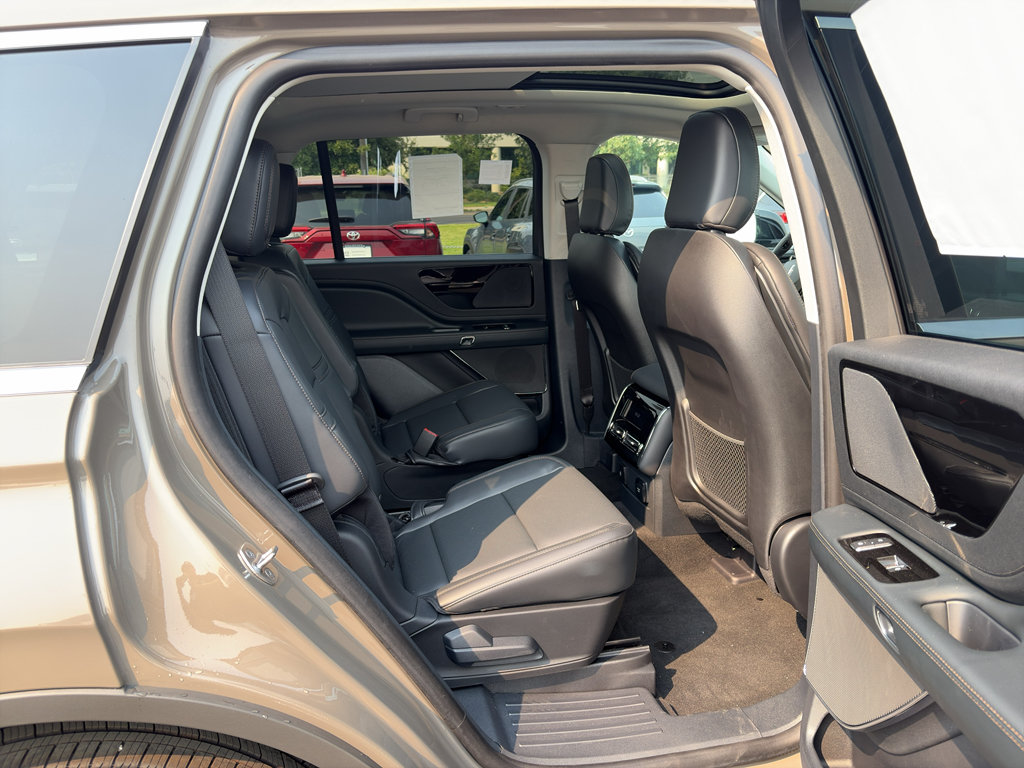 New 2026 Lincoln Aviator AWD image 18