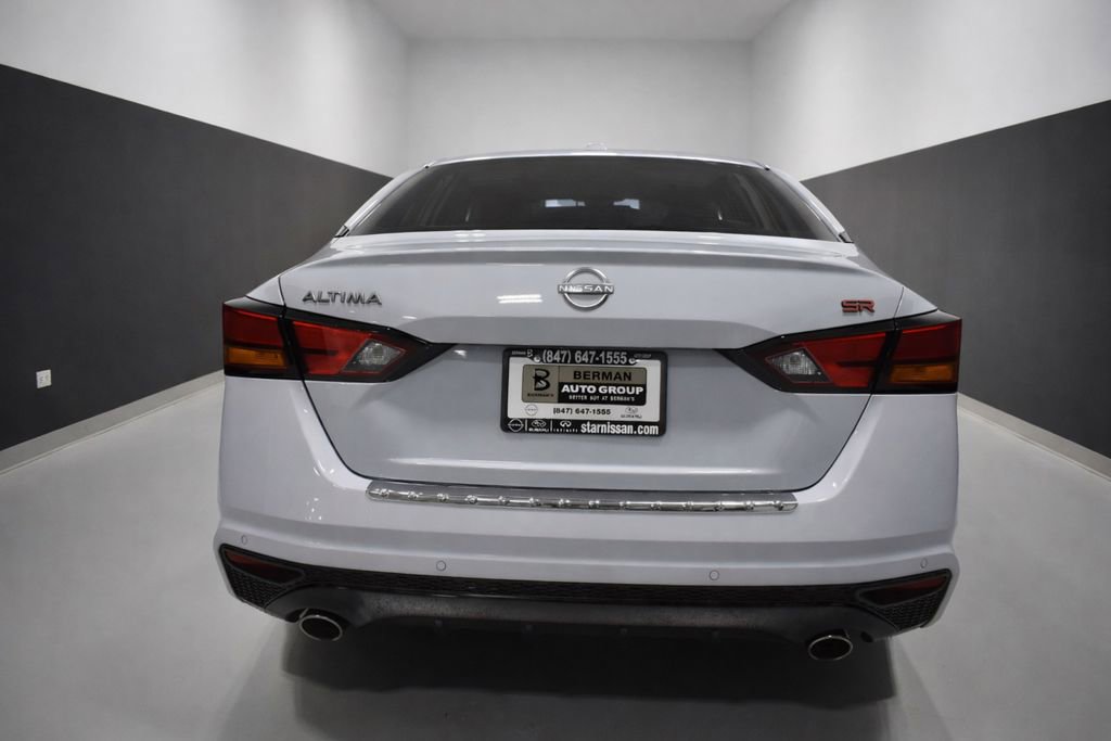 Used 2023 Nissan Altima 2.5 SR w/ SR Premium Package image 9