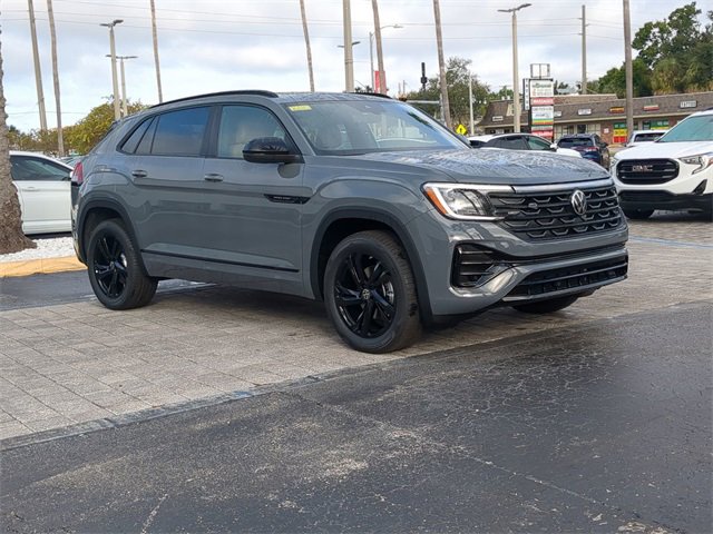 New 2026 Volkswagen Atlas Cross Sport SEL R-Line image 2