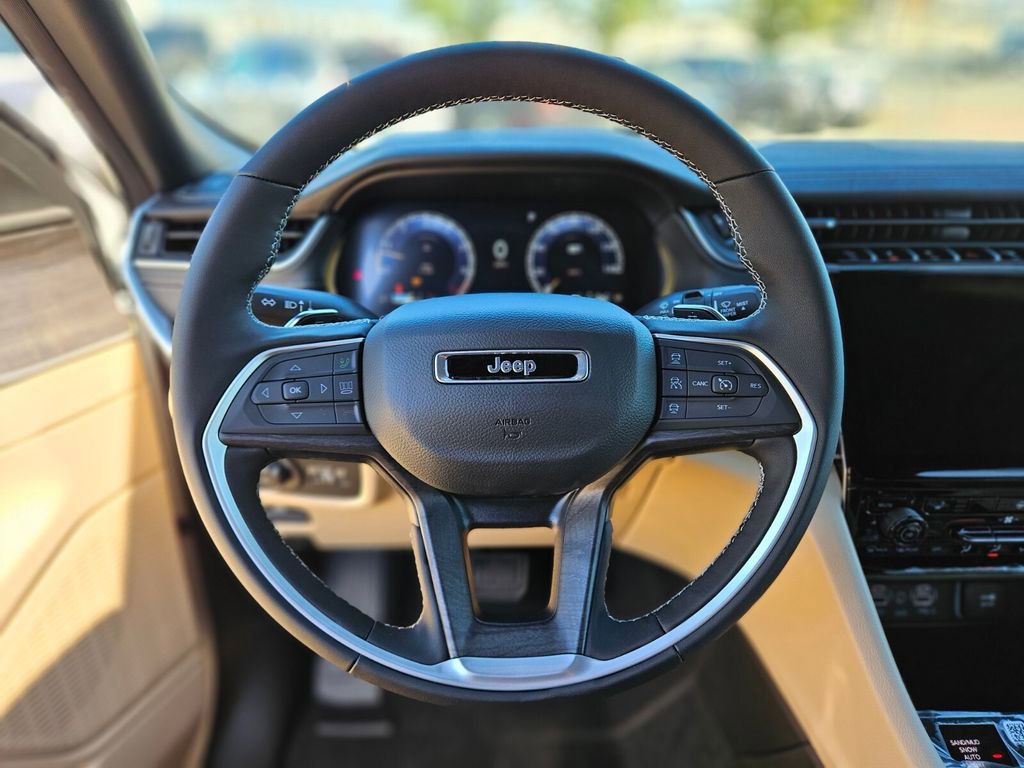 New 2025 Jeep Grand Cherokee Limited image 25