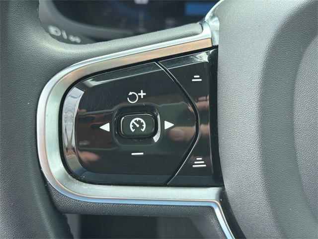 Used 2024 Volvo S60 B5 Plus image 25