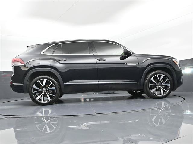 Used 2025 Volkswagen Atlas Cross Sport SEL Premium R-Line AWD/4WD image 40