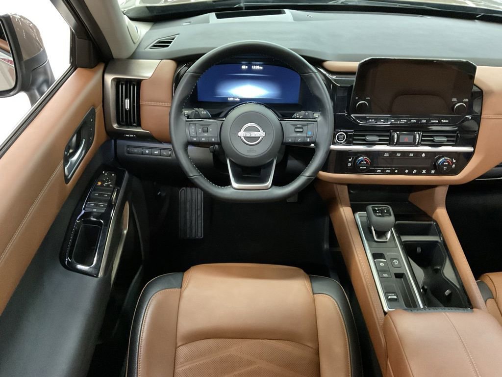 Used 2024 Nissan Pathfinder Platinum w/ Cargo Package image 16