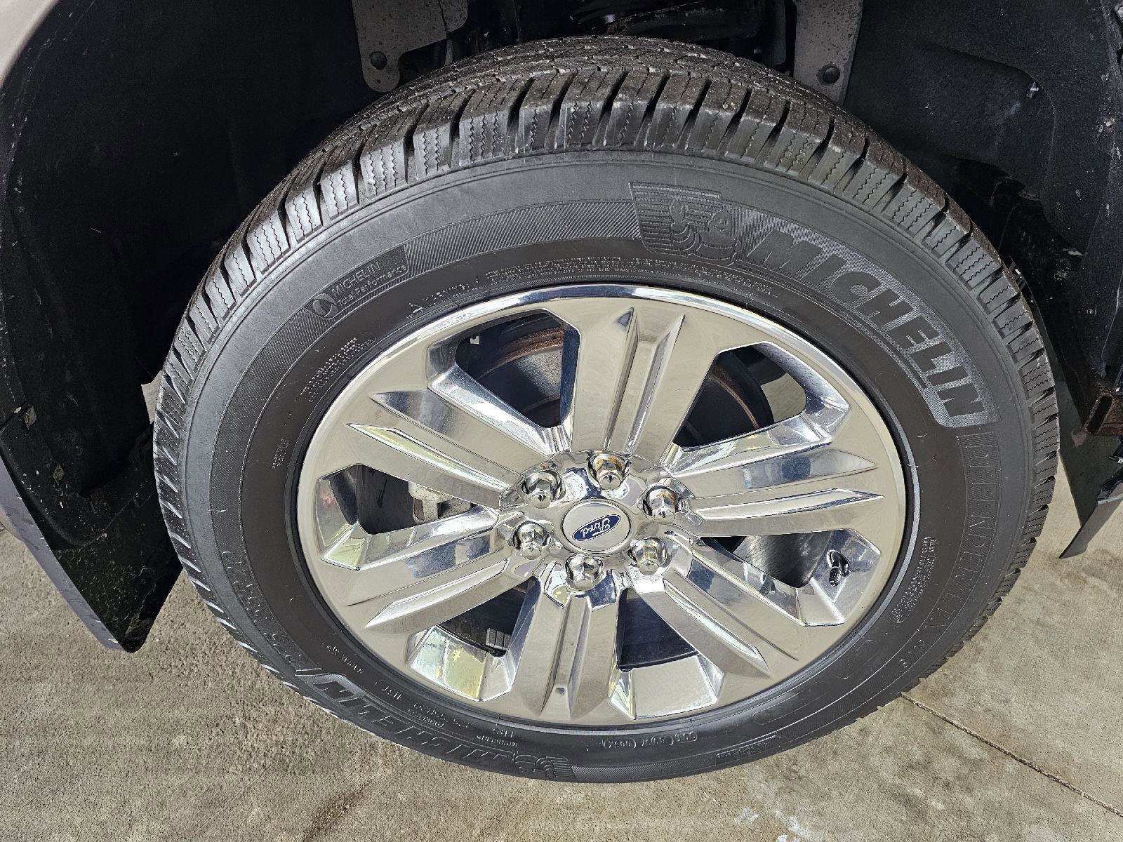 Used 2018 Ford F150 Lariat w/ Equipment Group 502A Luxury image 9