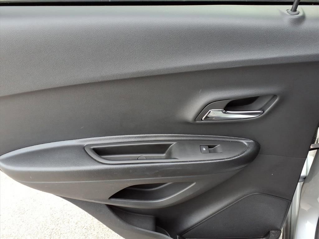 Used 2022 Chevrolet Trax LT w/ Sport Edition image 35