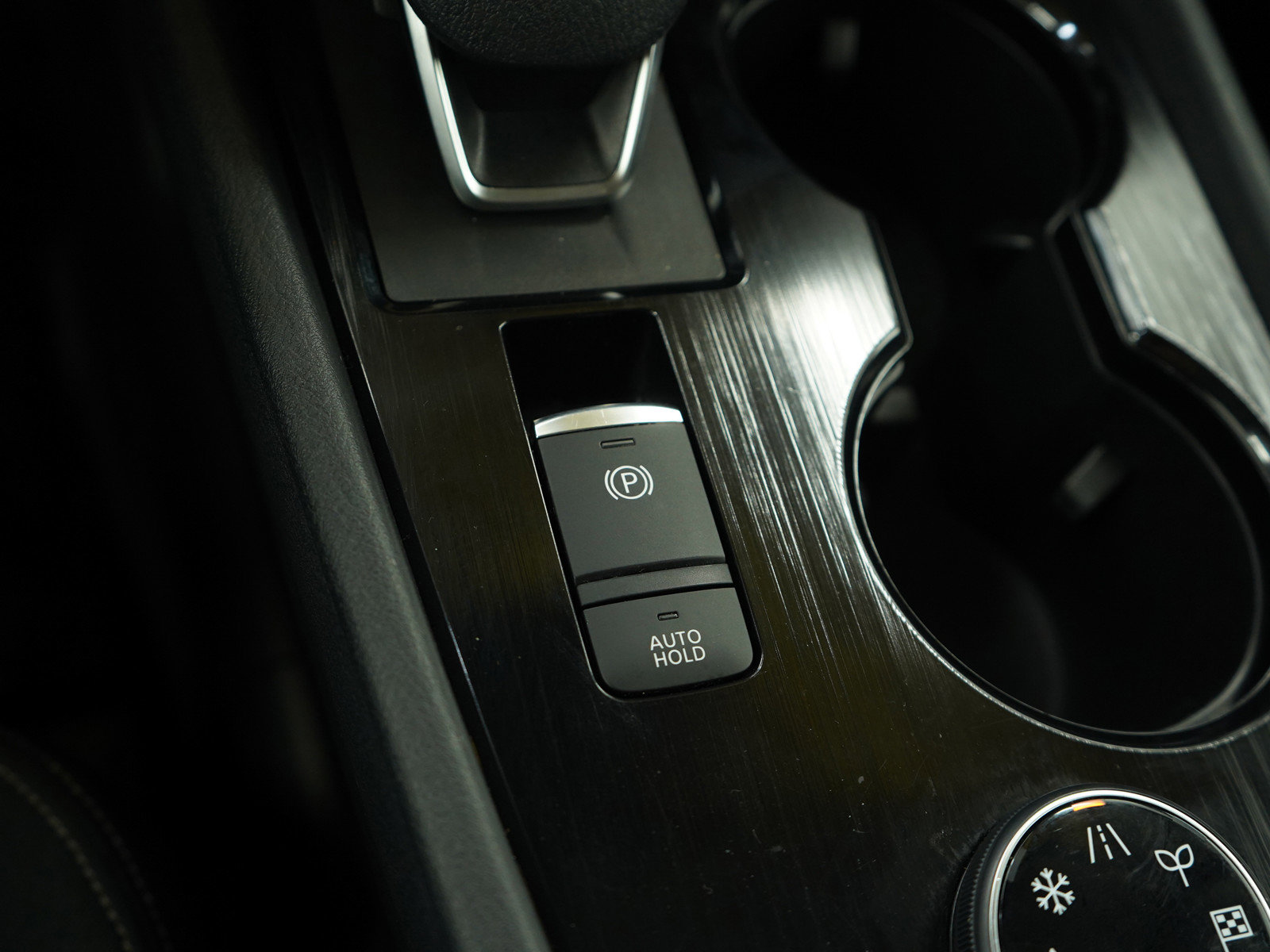 Used 2022 Nissan Rogue SV image 24