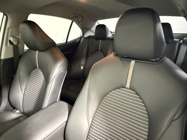 Used 2022 Toyota Camry SE image 32