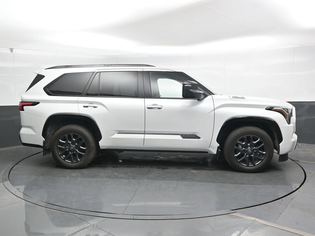 Used 2025 Toyota Sequoia Platinum AWD/4WD image 5