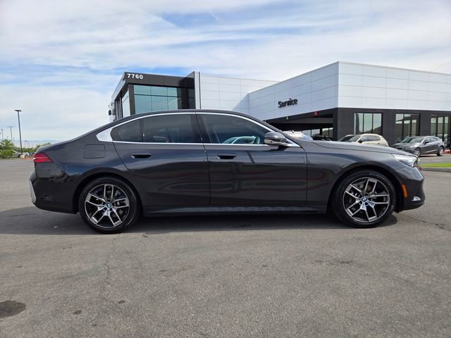 Used 2026 BMW 530i xDrive AWD/4WD image 7