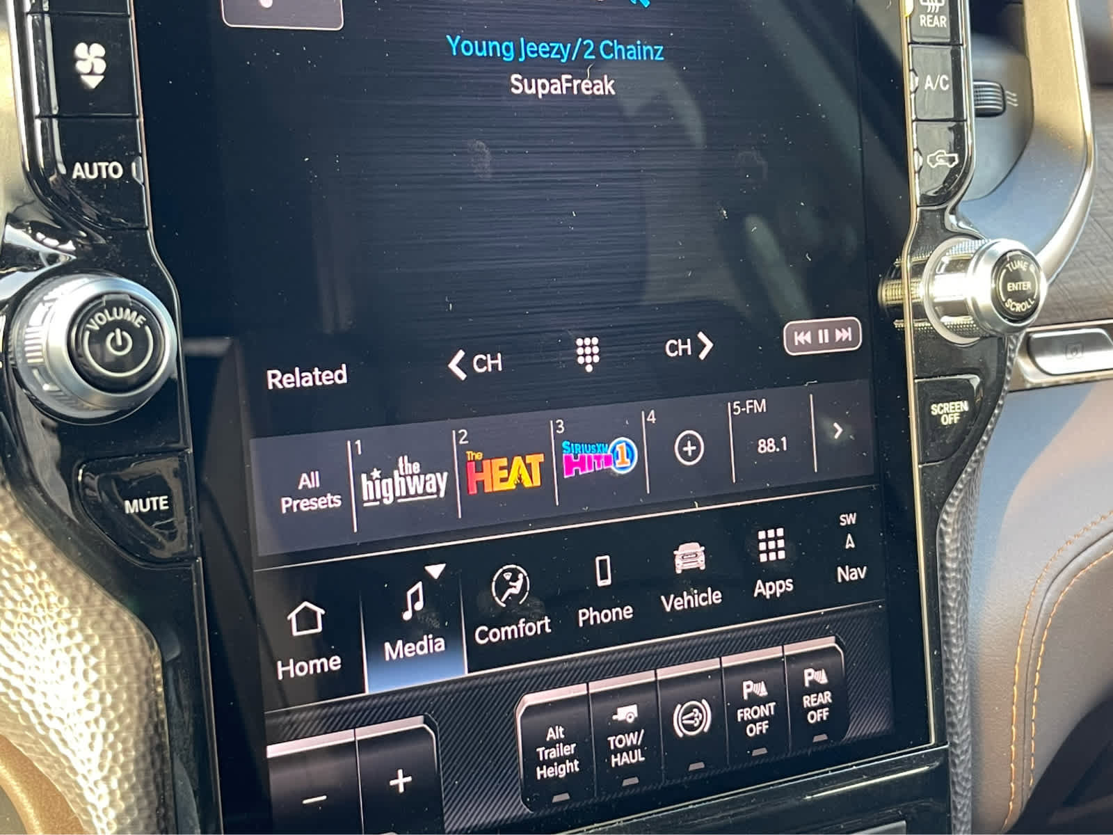 New 2026 RAM 3500 Limited image 17