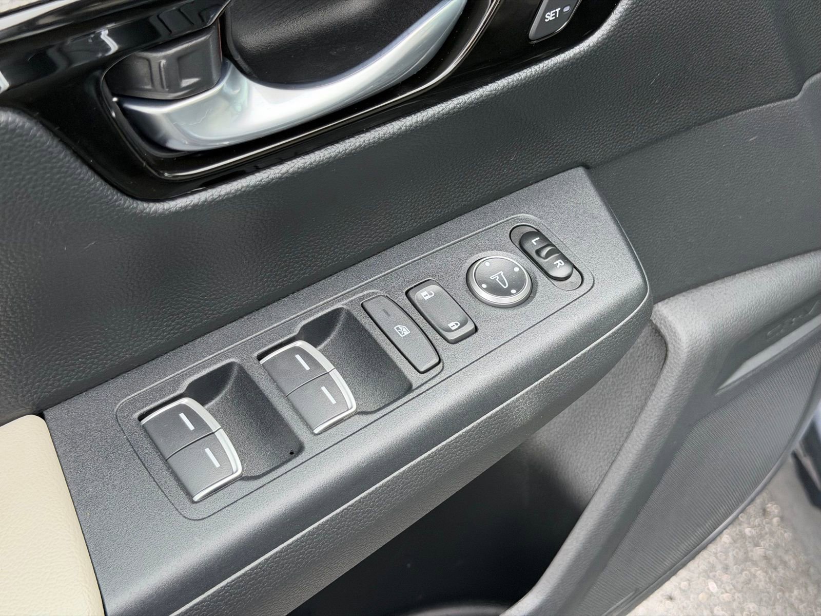 Used 2024 Honda CR-V EX-L image 14